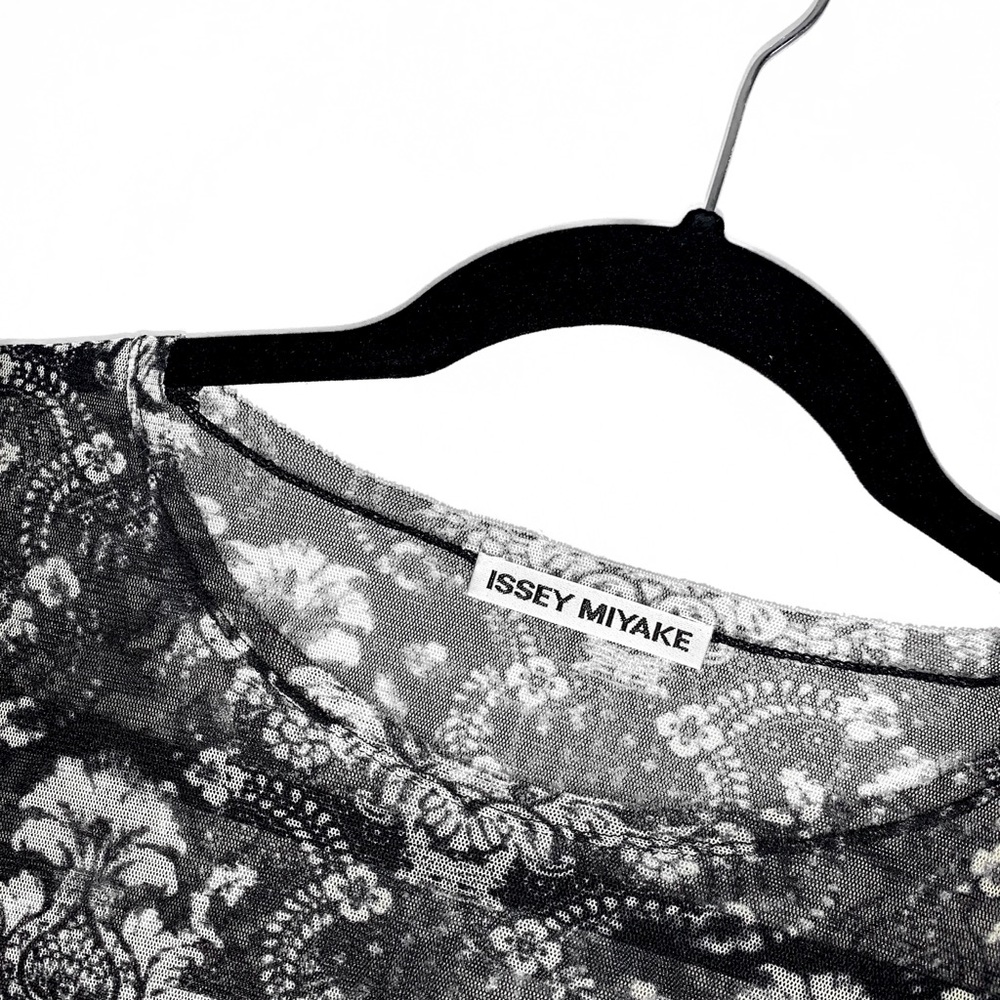 Issey Miyake Patterned Mesh Top - Picture 5 of 5